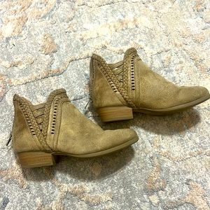 SHOE SALE!! Girls Size 1 Tan Booties